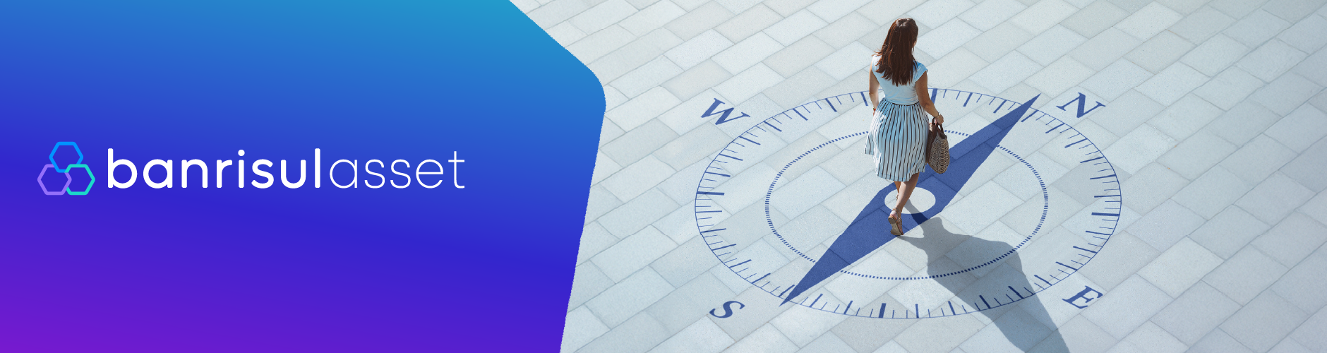 imagem de mulher caminhando com desenho de b�ssola no ch�o